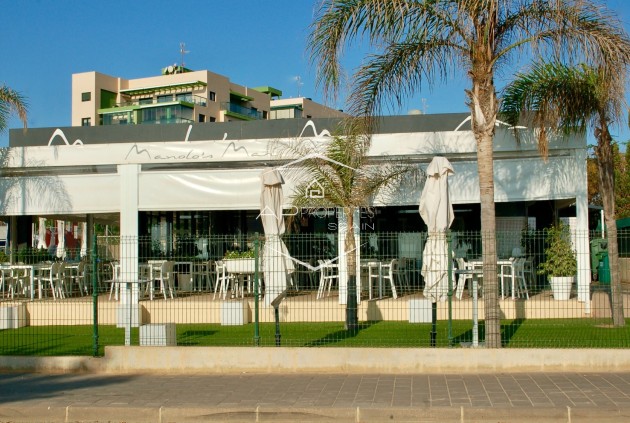 Resale - Bungalow -
Pilar de la Horadada - Mil Palmeras