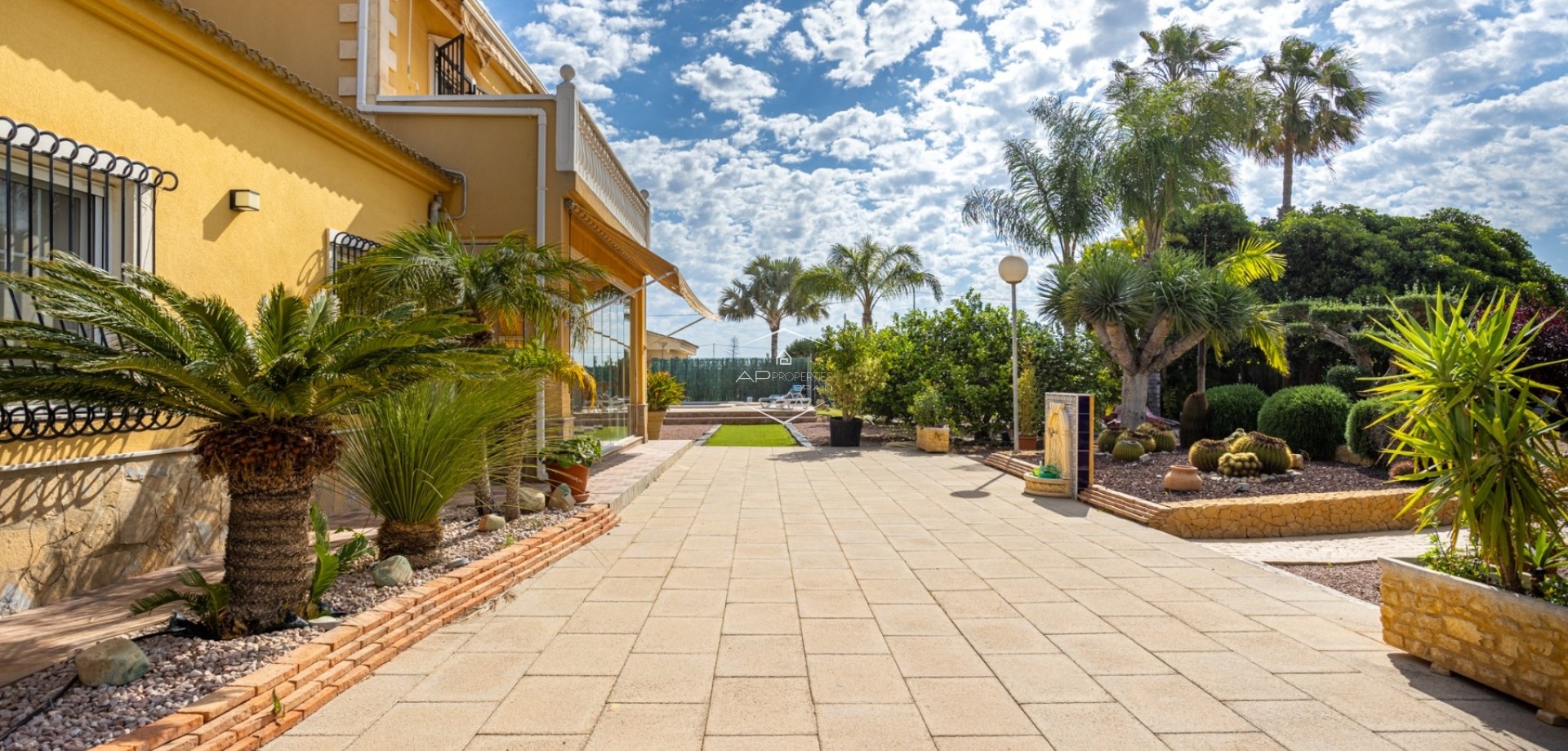 Resale - Villa - Detached -
Elche - La Hoya