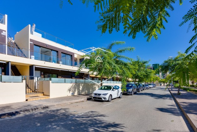 Reventa - Bungalow -
Pilar de la Horadada - Mil Palmeras
