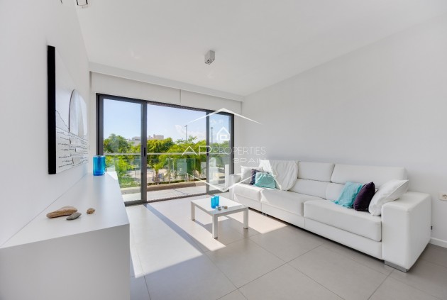 Reventa - Bungalow -
Pilar de la Horadada - Mil Palmeras