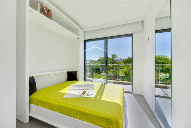 Reventa - Bungalow -
Pilar de la Horadada - Mil Palmeras
