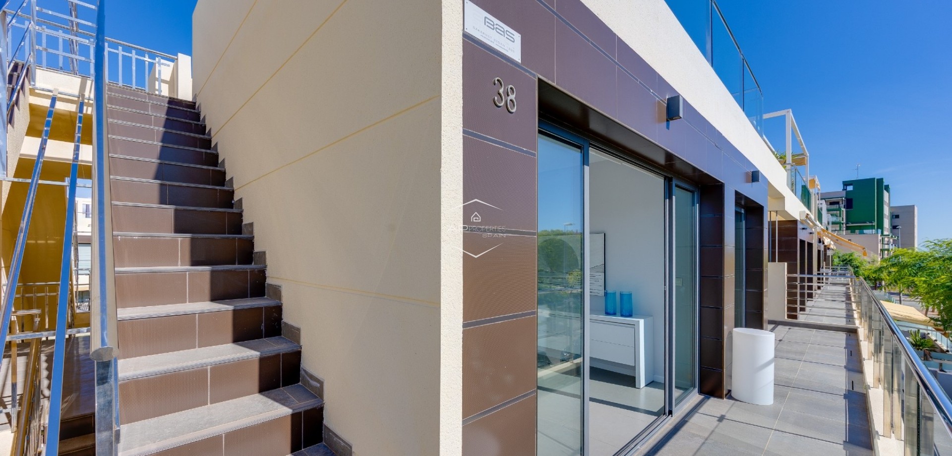 Reventa - Bungalow -
Pilar de la Horadada - Mil Palmeras