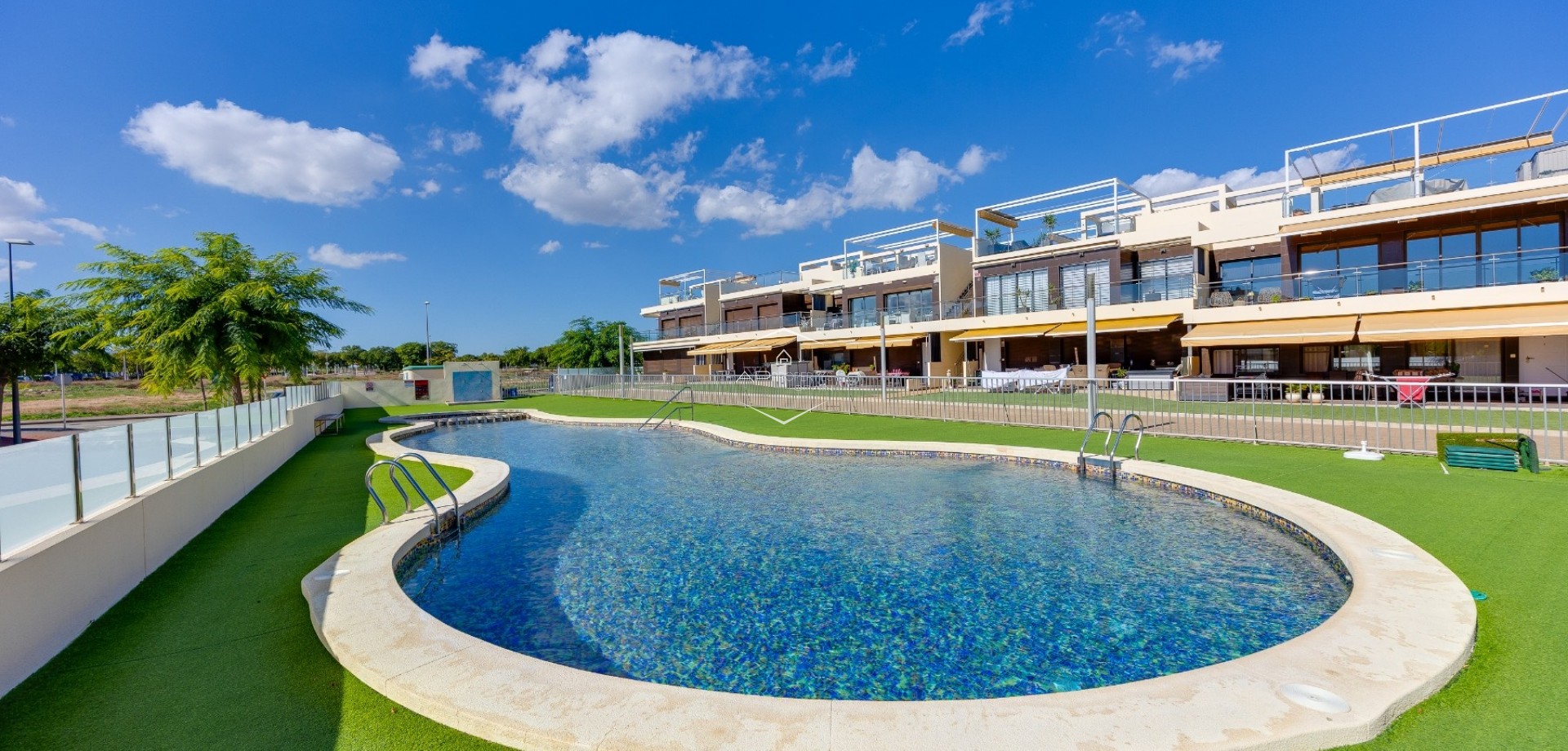 Reventa - Bungalow -
Pilar de la Horadada - Mil Palmeras