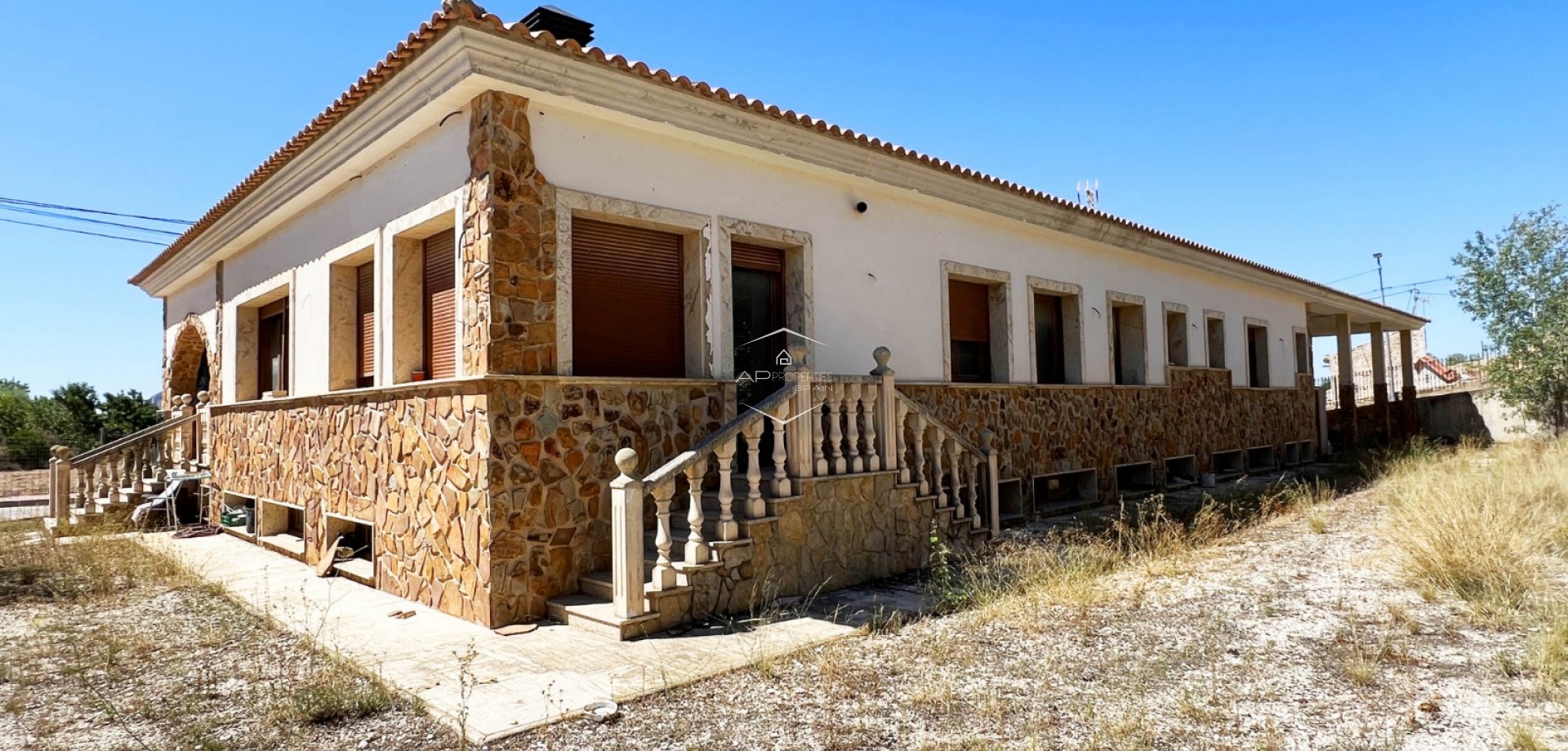 Revente - Villa / Indépendante -
Algueña