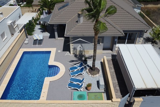 Resale - Villa / Detached -
La Romana