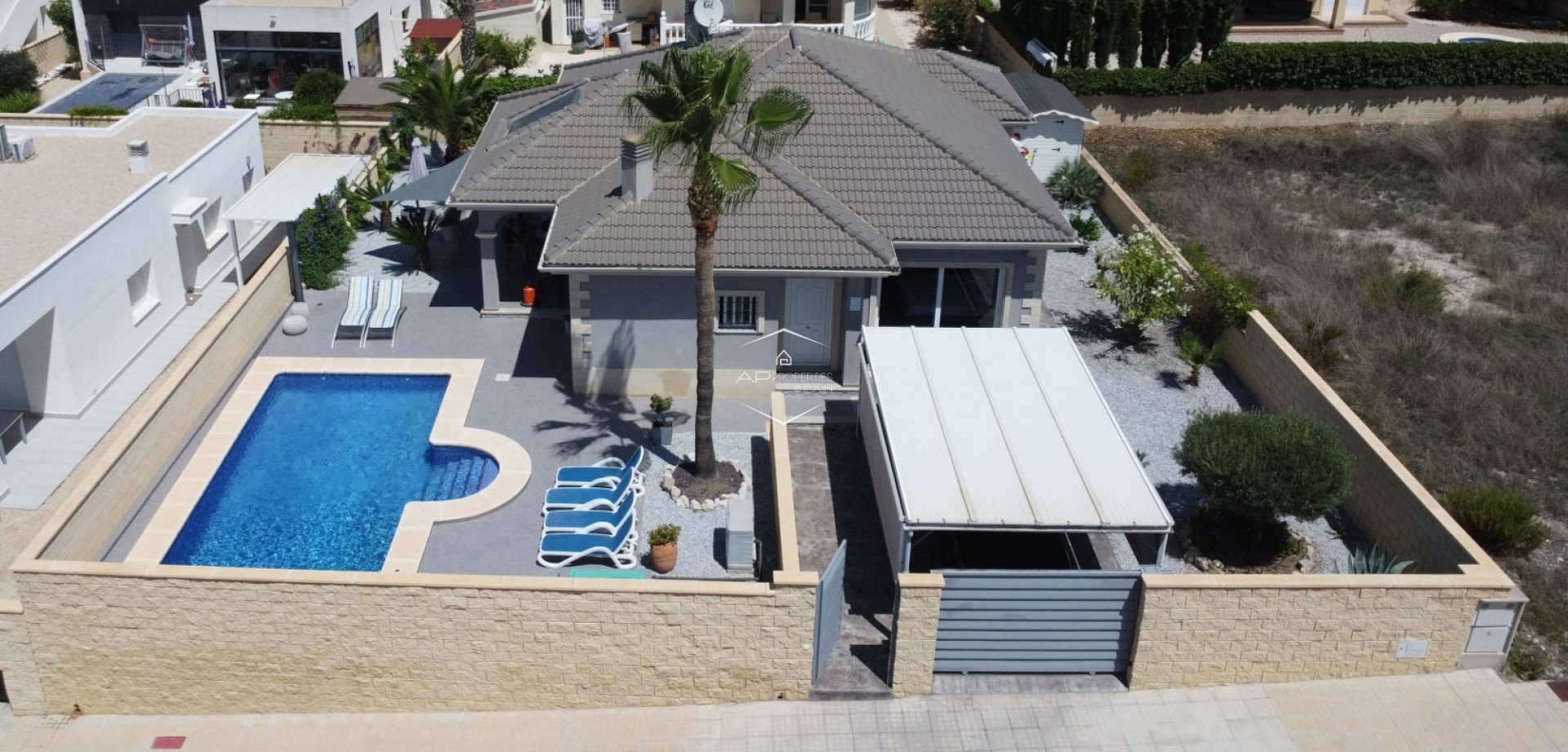 Resale - Villa / Detached -
La Romana