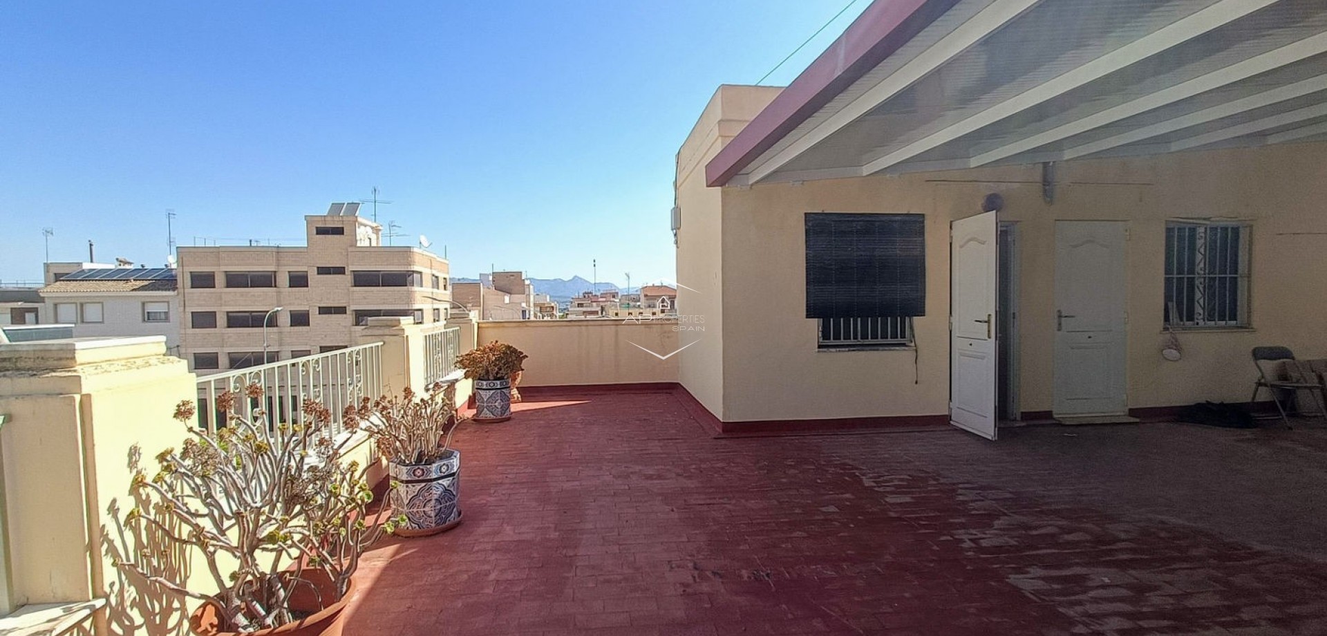 Resale - Townhouse -
Aspe