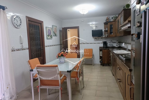 Resale - Townhouse -
Aspe