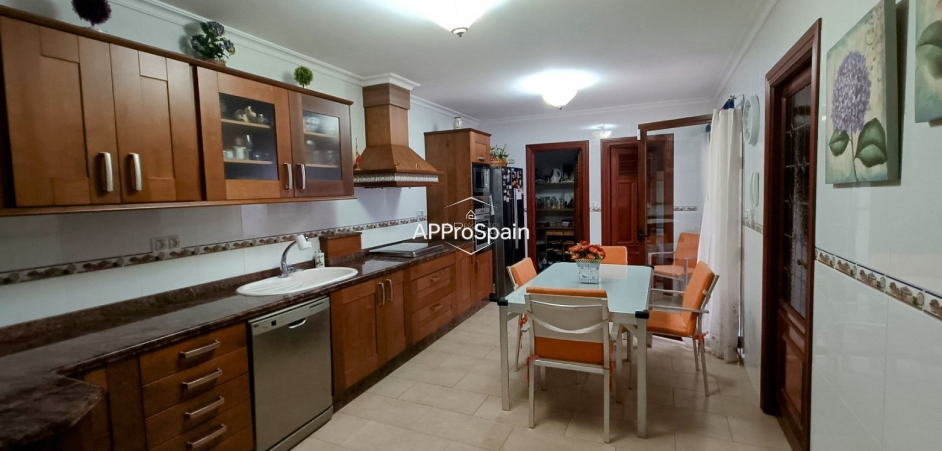 Resale - Townhouse -
Aspe