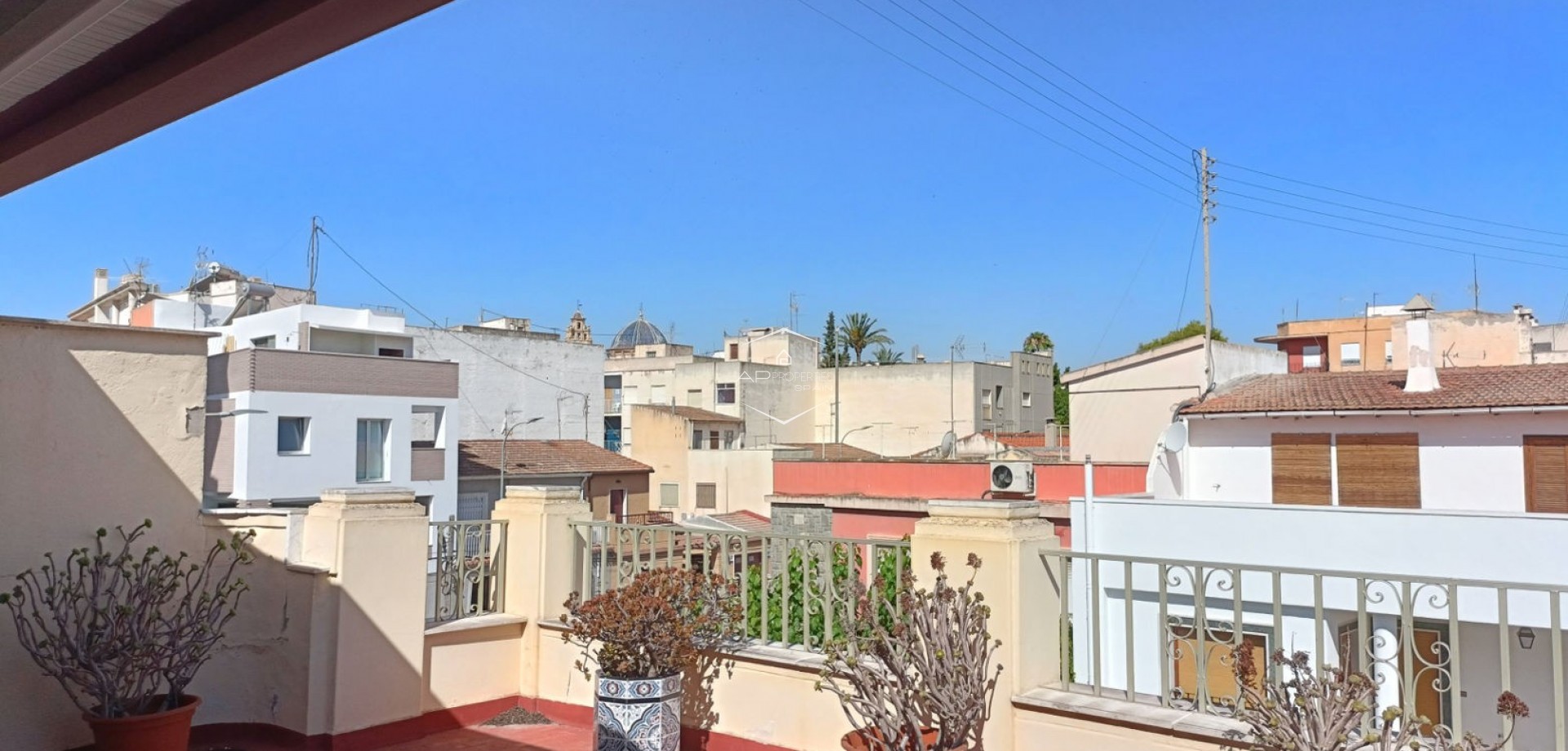 Resale - Townhouse -
Aspe