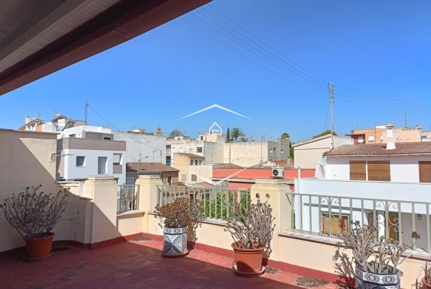 Resale - Townhouse -
Aspe