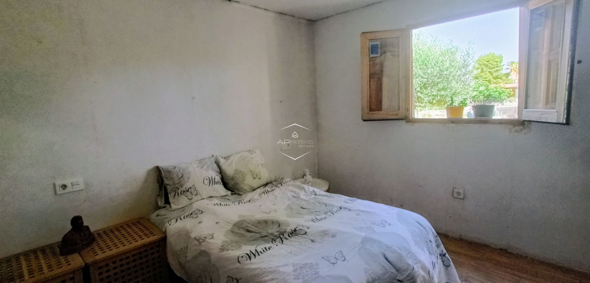 Resale - House -
La Romana - Alcaña