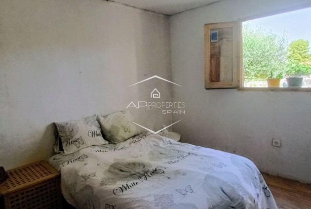 Resale - House -
La Romana - Alcaña