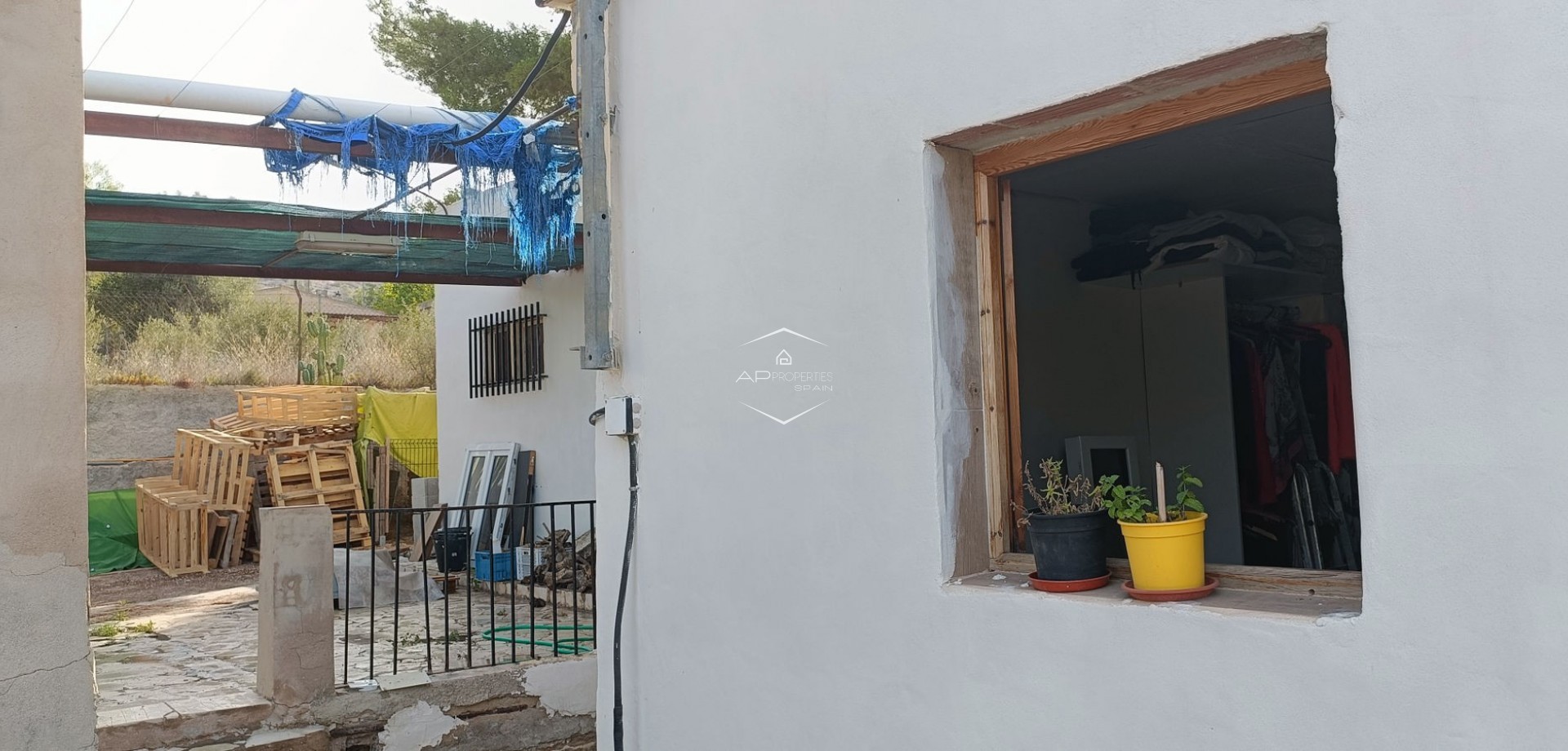 Resale - House -
La Romana - Alcaña