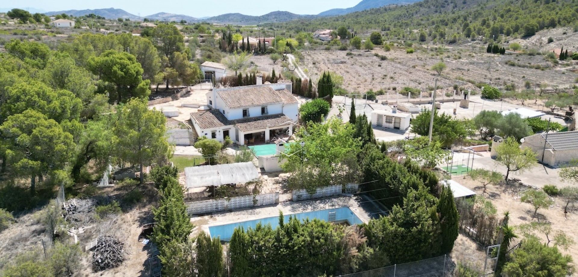 Resale - Villa / Detached -
Hondón de las Nieves