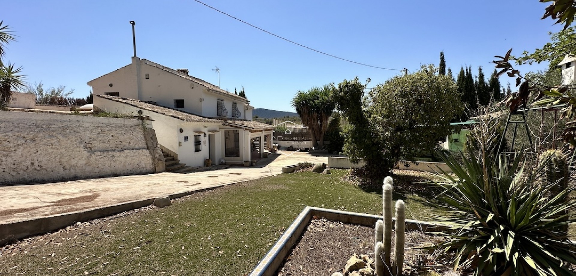 Resale - Villa / Detached -
Hondón de las Nieves