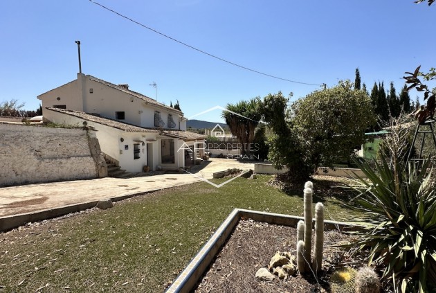 Resale - Villa / Detached -
Hondón de las Nieves