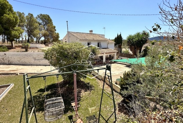 Resale - Villa / Detached -
Hondón de las Nieves