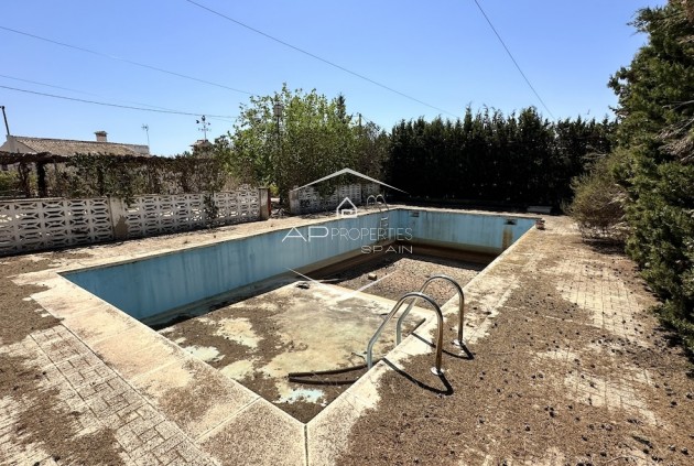 Resale - Villa / Detached -
Hondón de las Nieves