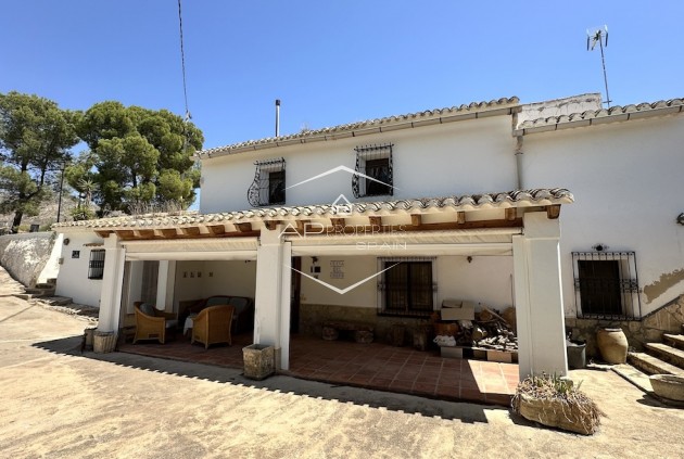 Resale - Villa / Detached -
Hondón de las Nieves