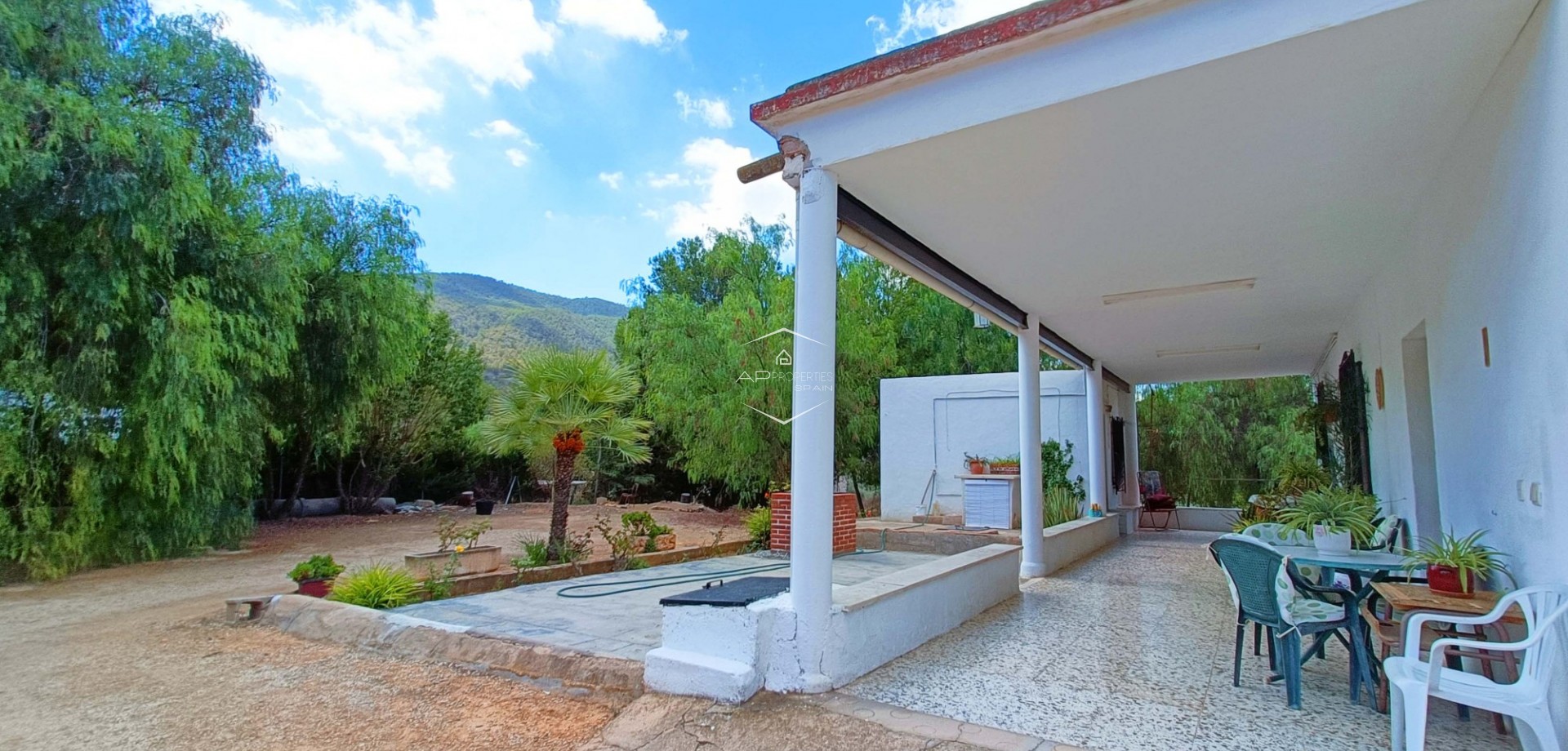 Resale - Villa / Detached -
Hondón de las Nieves