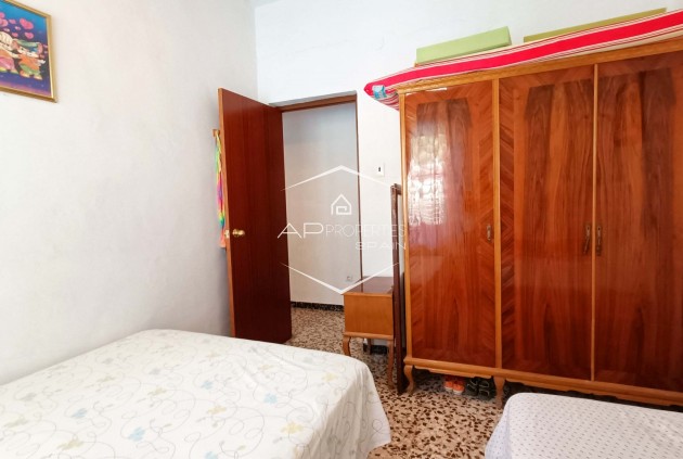 Resale - Villa / Detached -
Hondón de las Nieves