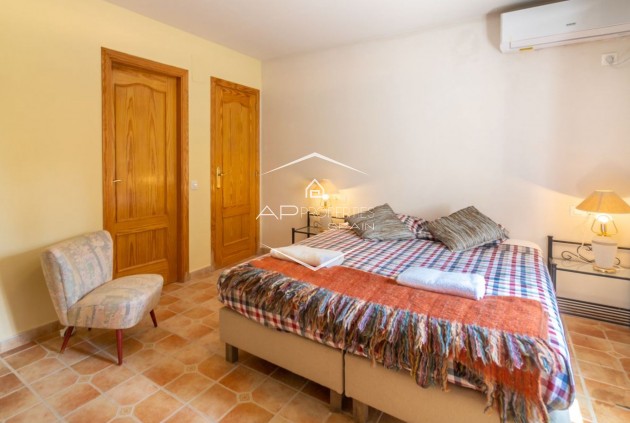 Revente - Villa / Indépendante -
Calpe - Zona Puerto Blanco - Maryvilla