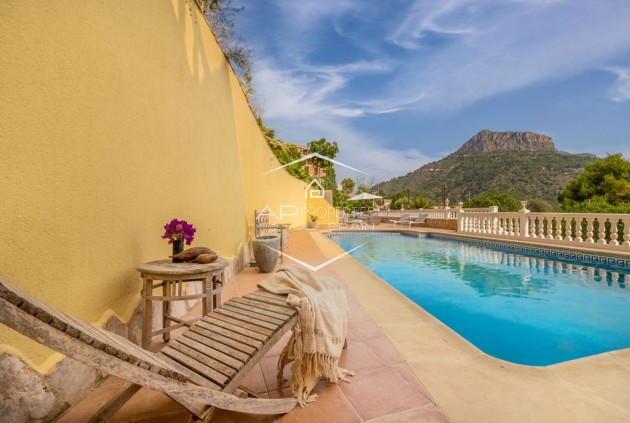 Resale - Villa / Detached -
Calpe - Zona Puerto Blanco - Maryvilla