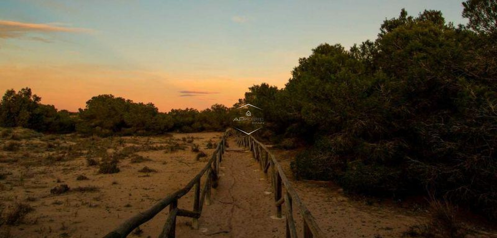 Nouvelle construction - Villa / Indépendante -
La Marina - La Marina / El Pinet