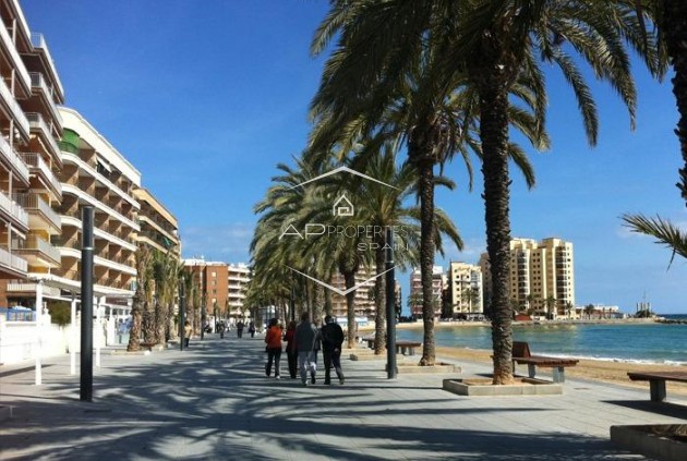 Nowy budynek - Mieszkanie w bloku -
Torrevieja - Playa Del Cura