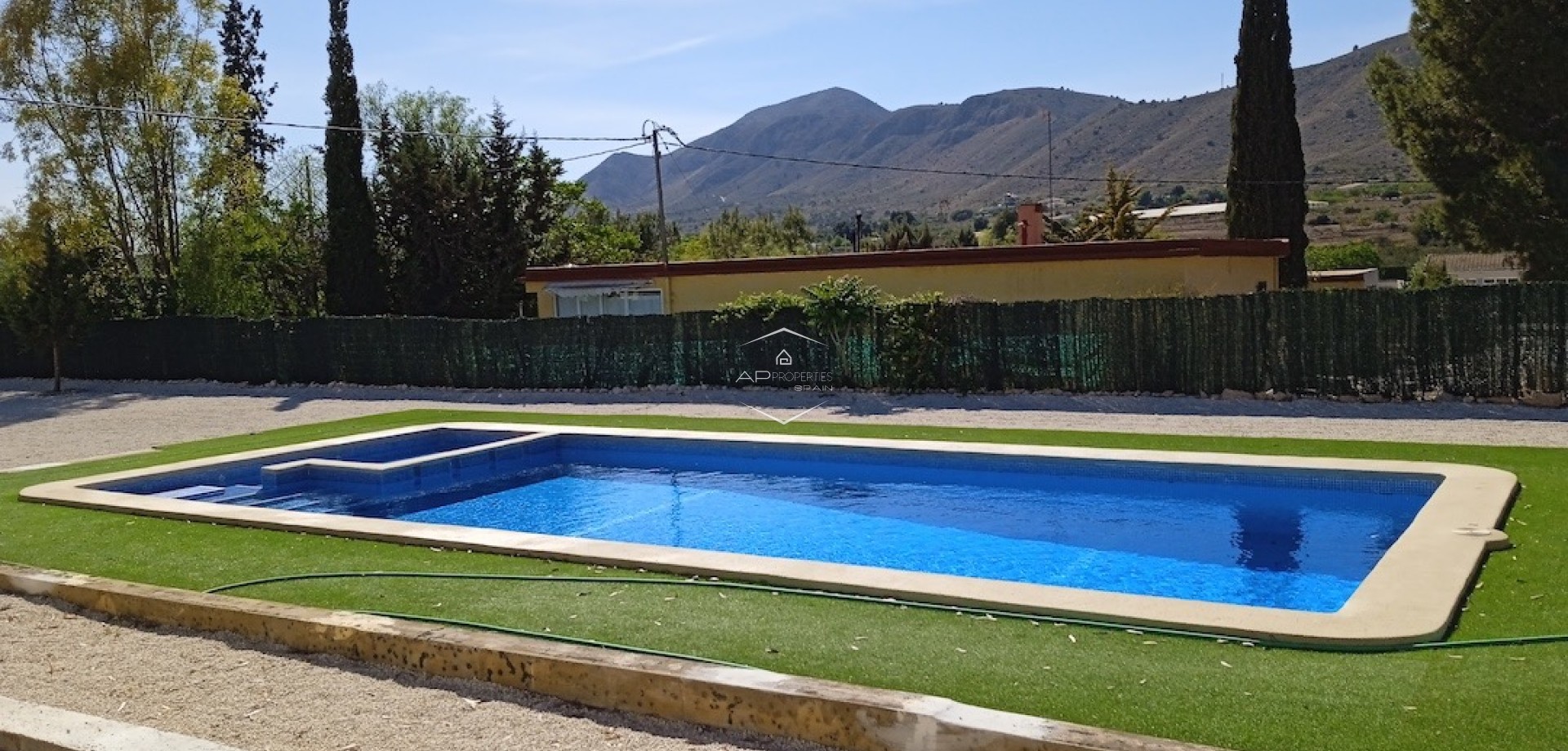 Odsprzedaż - Dom -
Hondón de las Nieves