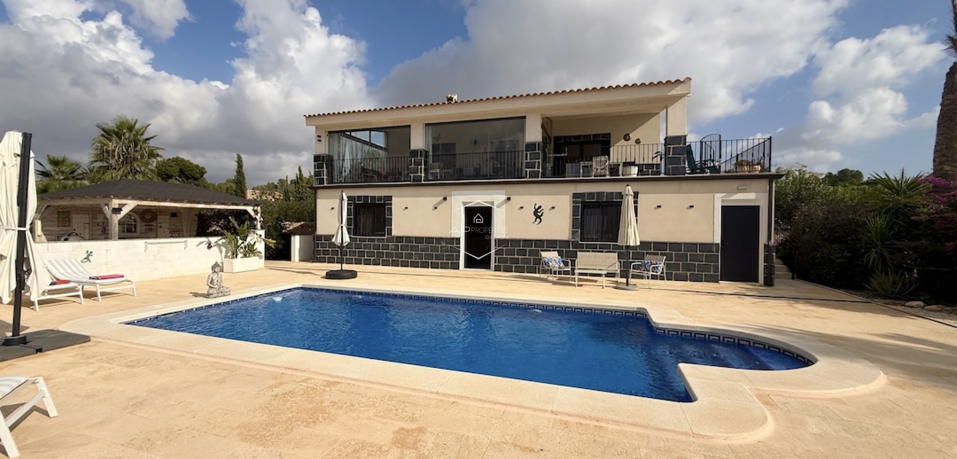 Resale - Villa / Detached -
La Romana