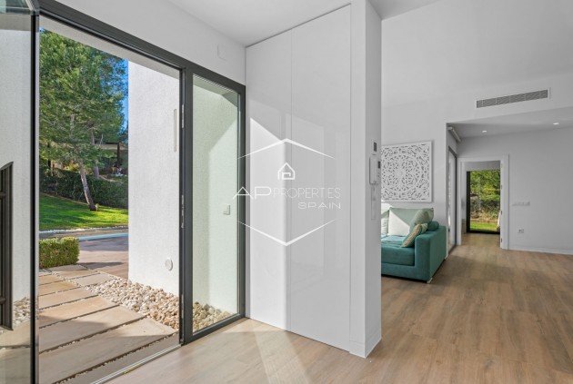 Resale - Villa - Detached -
Orihuela Costa - Las Colinas Golf