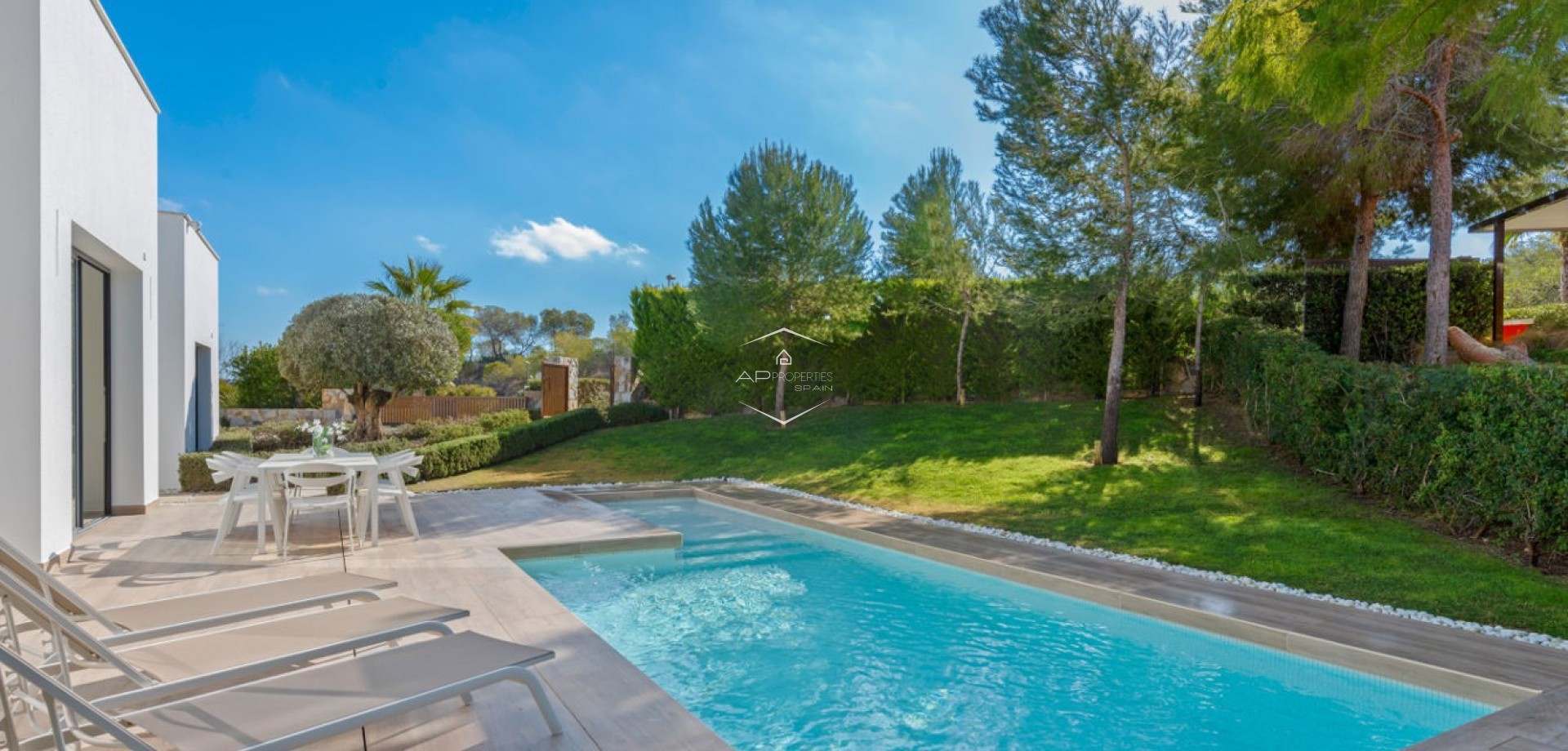 Resale - Villa - Detached -
Orihuela Costa - Las Colinas Golf