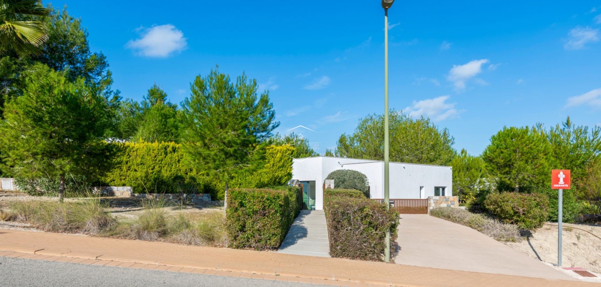 Resale - Villa - Detached -
Orihuela Costa - Las Colinas Golf