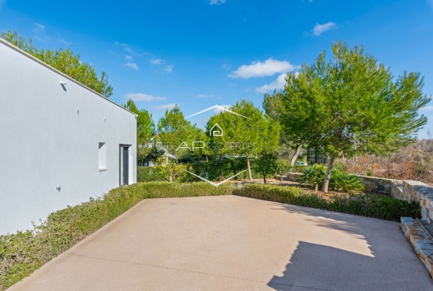 Resale - Villa - Detached -
Orihuela Costa - Las Colinas Golf