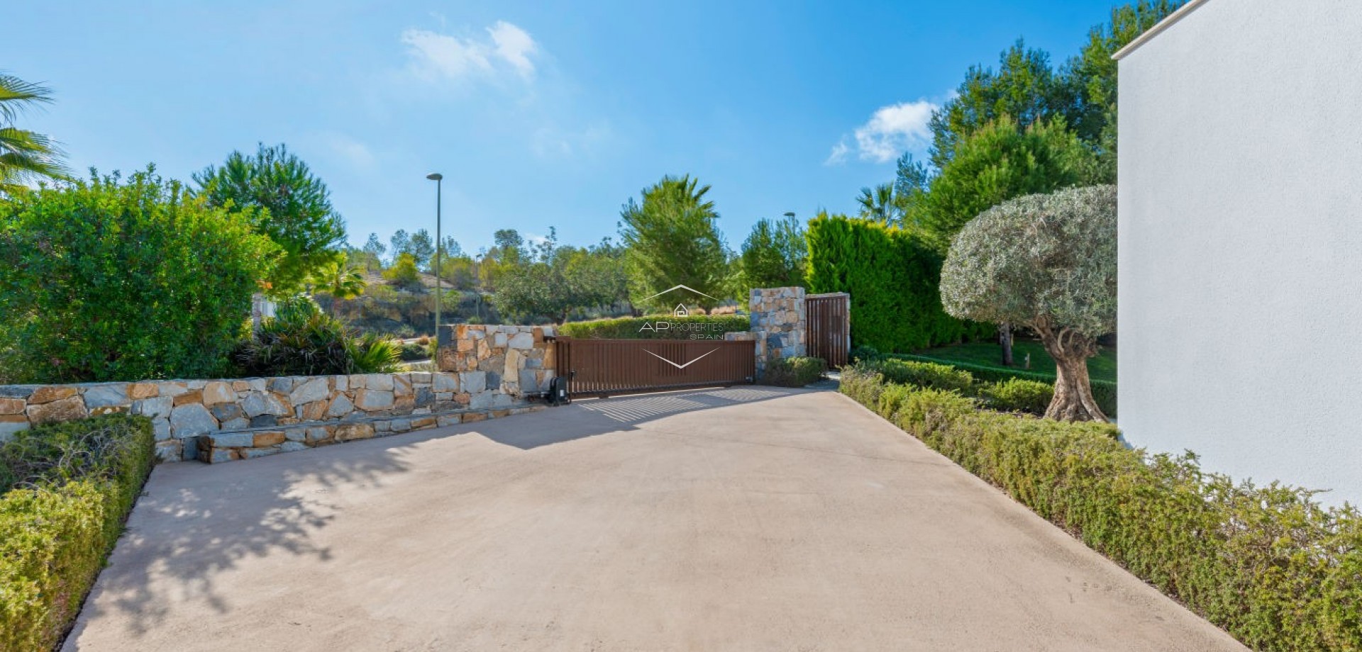 Resale - Villa - Detached -
Orihuela Costa - Las Colinas Golf