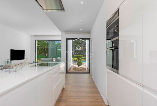 Resale - Villa - Detached -
Orihuela Costa - Las Colinas Golf