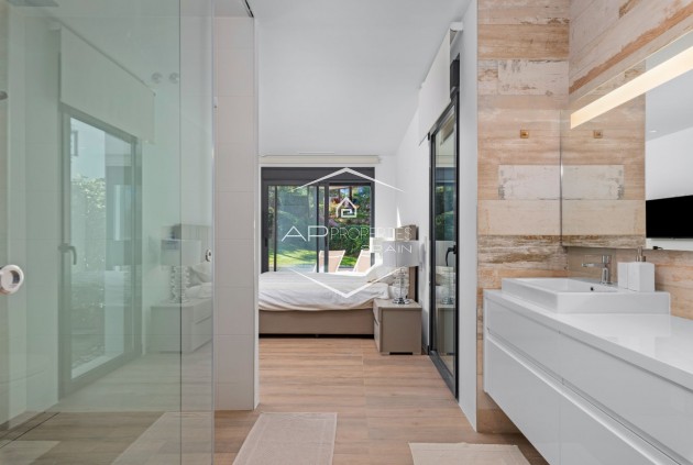 Resale - Villa - Detached -
Orihuela Costa - Las Colinas Golf