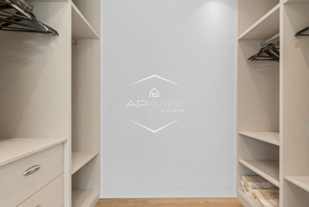 Resale - Villa - Detached -
Orihuela Costa - Las Colinas Golf