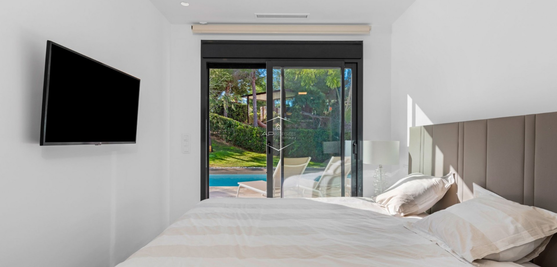 Resale - Villa - Detached -
Orihuela Costa - Las Colinas Golf