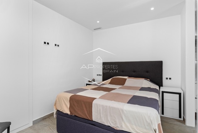 Resale - Villa - Detached -
San Miguel de Salinas - Costa Blanca South