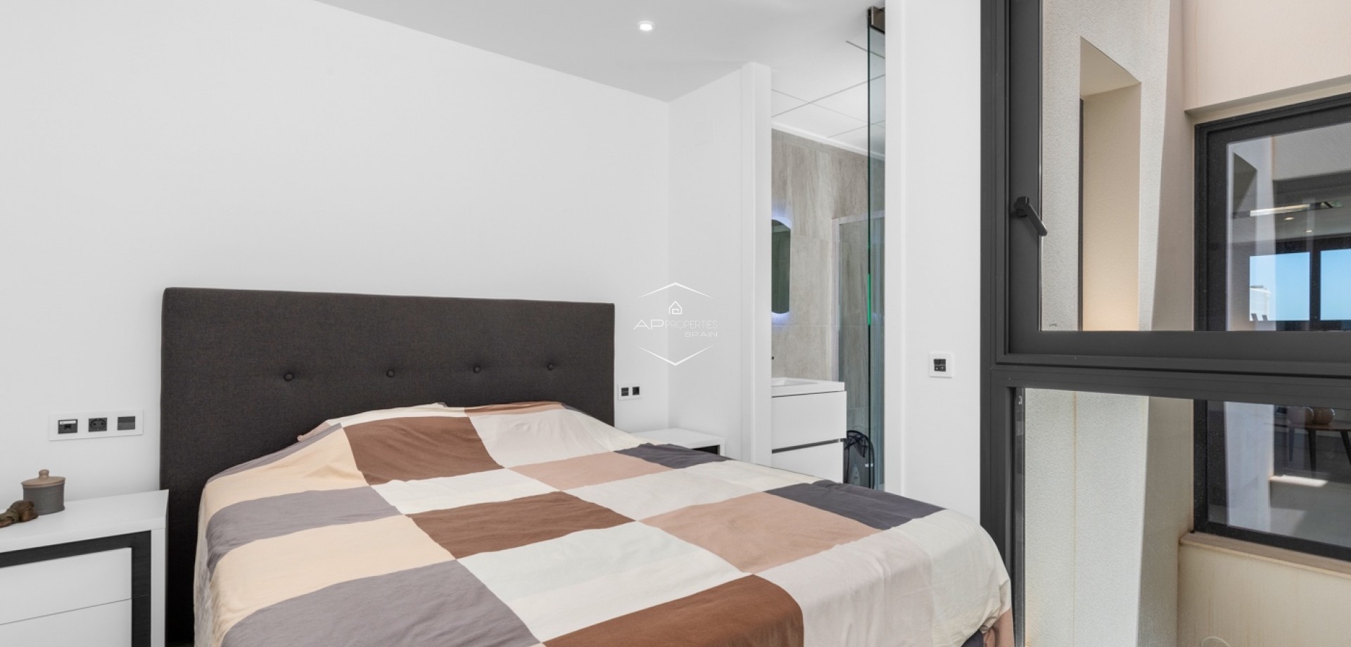 Resale - Villa - Detached -
San Miguel de Salinas - Costa Blanca South