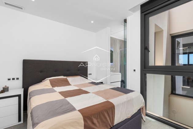 Resale - Villa - Detached -
San Miguel de Salinas - Costa Blanca South