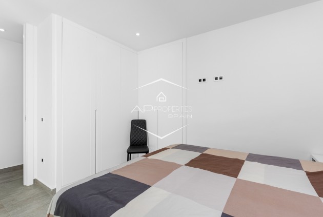 Resale - Villa - Detached -
San Miguel de Salinas - Costa Blanca South