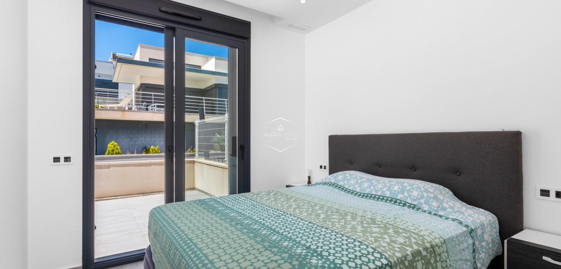 Resale - Villa - Detached -
San Miguel de Salinas - Costa Blanca South