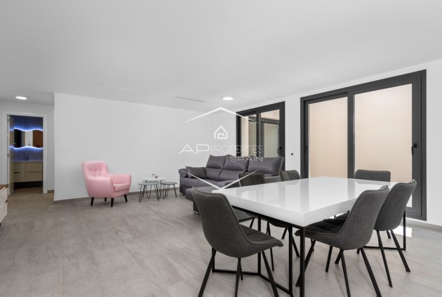 Resale - Villa - Detached -
San Miguel de Salinas - Costa Blanca South