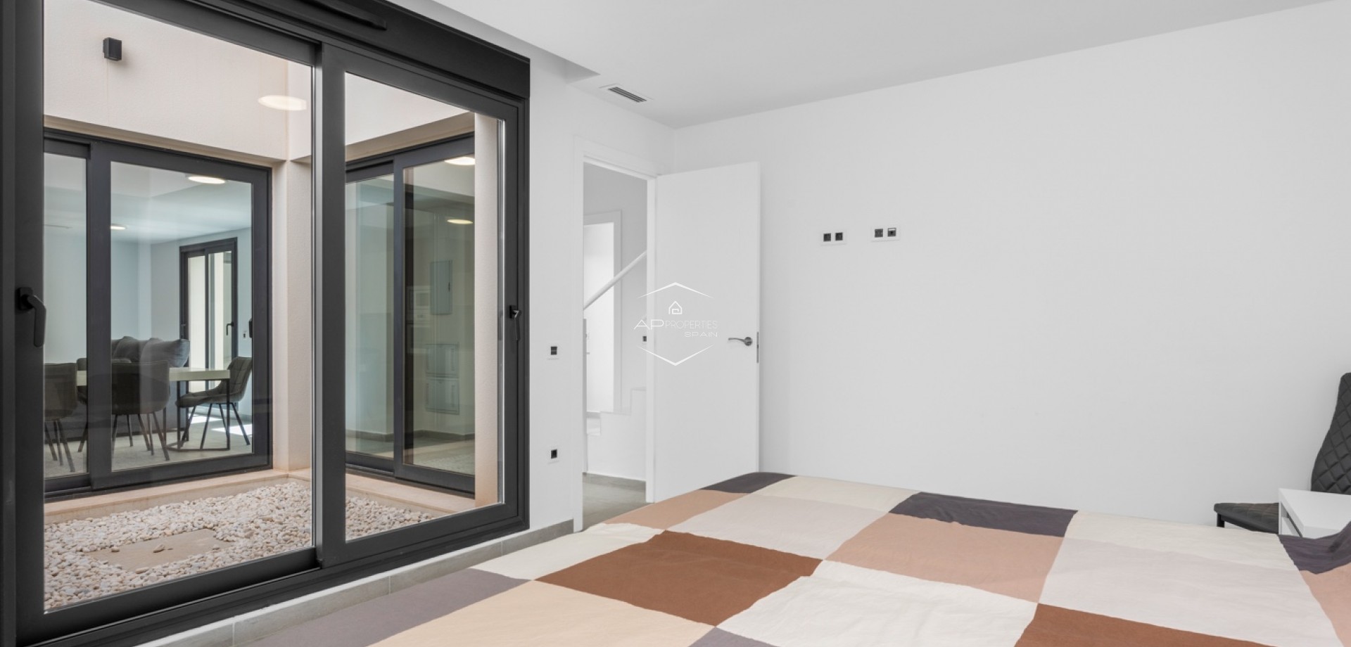 Resale - Villa - Detached -
San Miguel de Salinas - Costa Blanca South