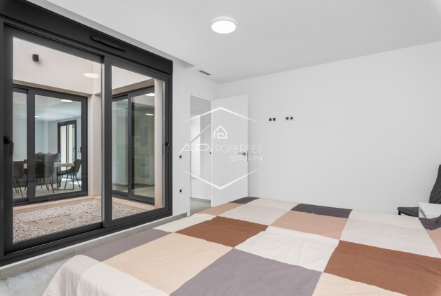 Resale - Villa - Detached -
San Miguel de Salinas - Costa Blanca South