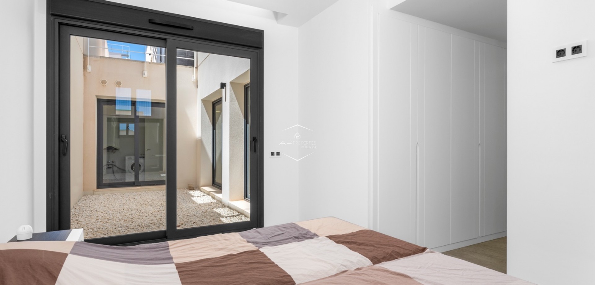 Resale - Villa - Detached -
San Miguel de Salinas - Costa Blanca South